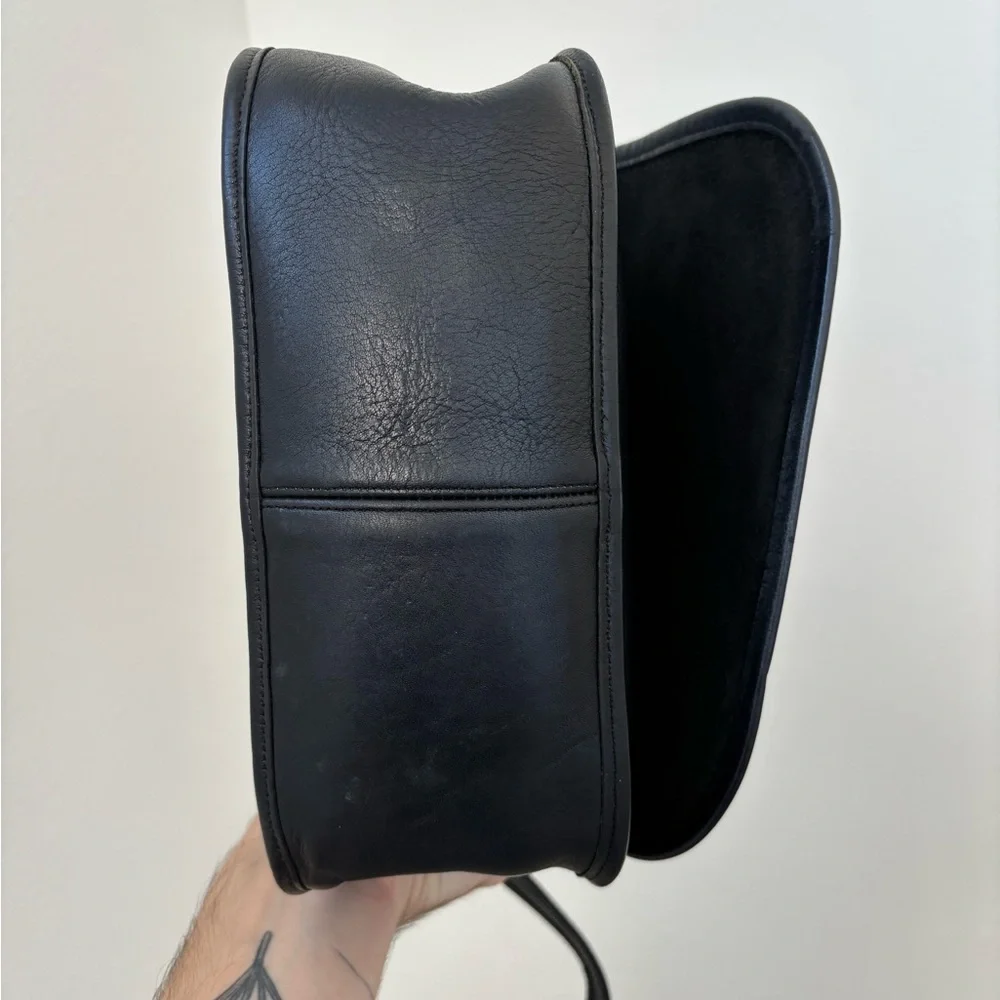 Vintage coach classic shoulder pouch - Picture 5 of 11